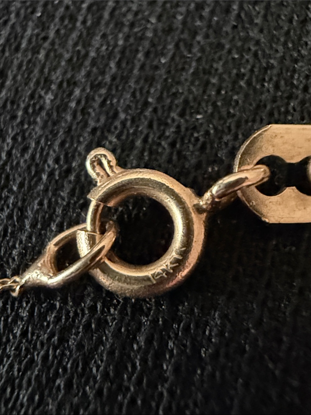 Solid 14K gold classic chain necklace, vintage, 16.5” long - Picture 4 of 7